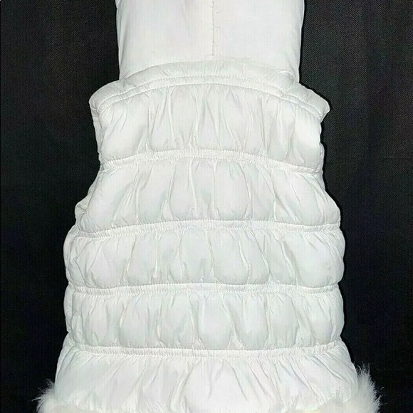 Savannah Girls 2T White Hooded  Vest Front zipper Faux fur trim V.good c… - Picture 3 of 7